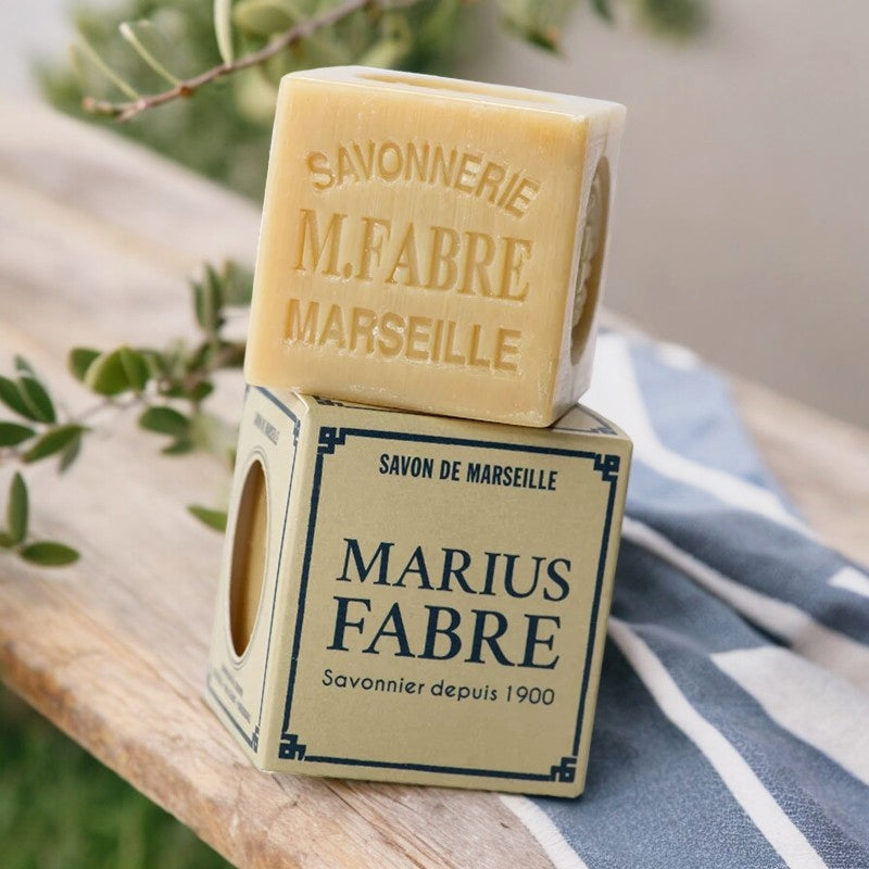 Weisse Marseiller Seife für die Wäsche
